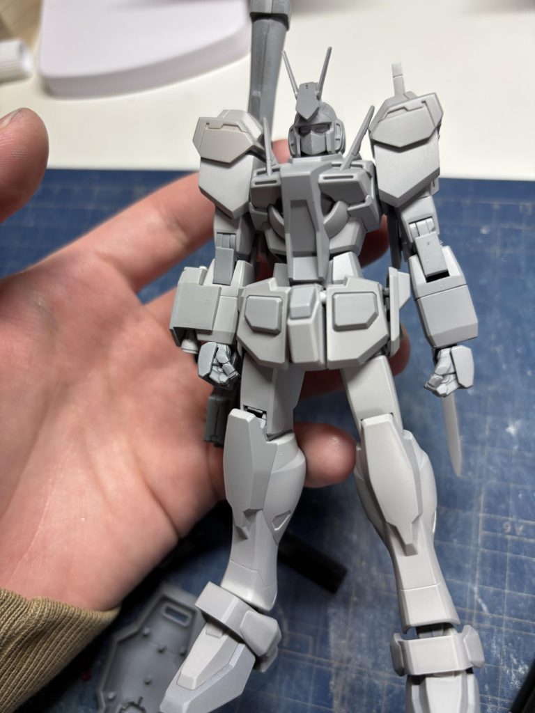 サフを吹いたらこんな感じです。この後に白サフも吹きました