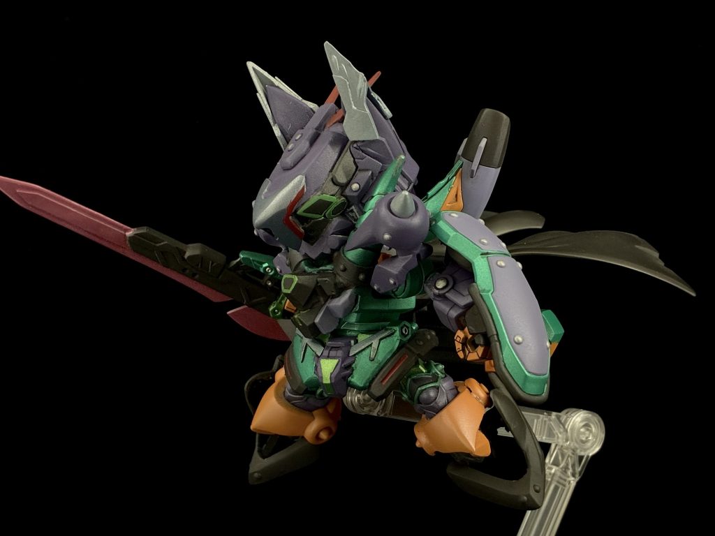 ライフルとサーベルの意匠を合わせた剣で戦います。