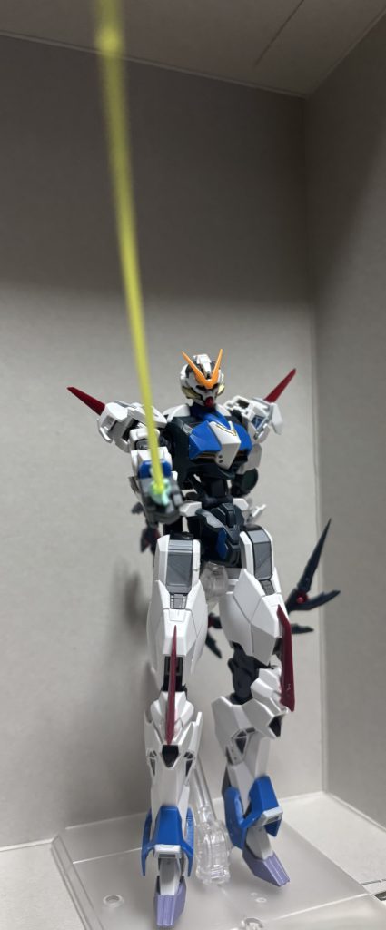 関節をある程度一新し、自分で塗装をするという自分の中では初挑戦な事を、してみました。可動域も申し分なく、しっかりとカッコイイポーズが取れるので作って良かったと感じました。