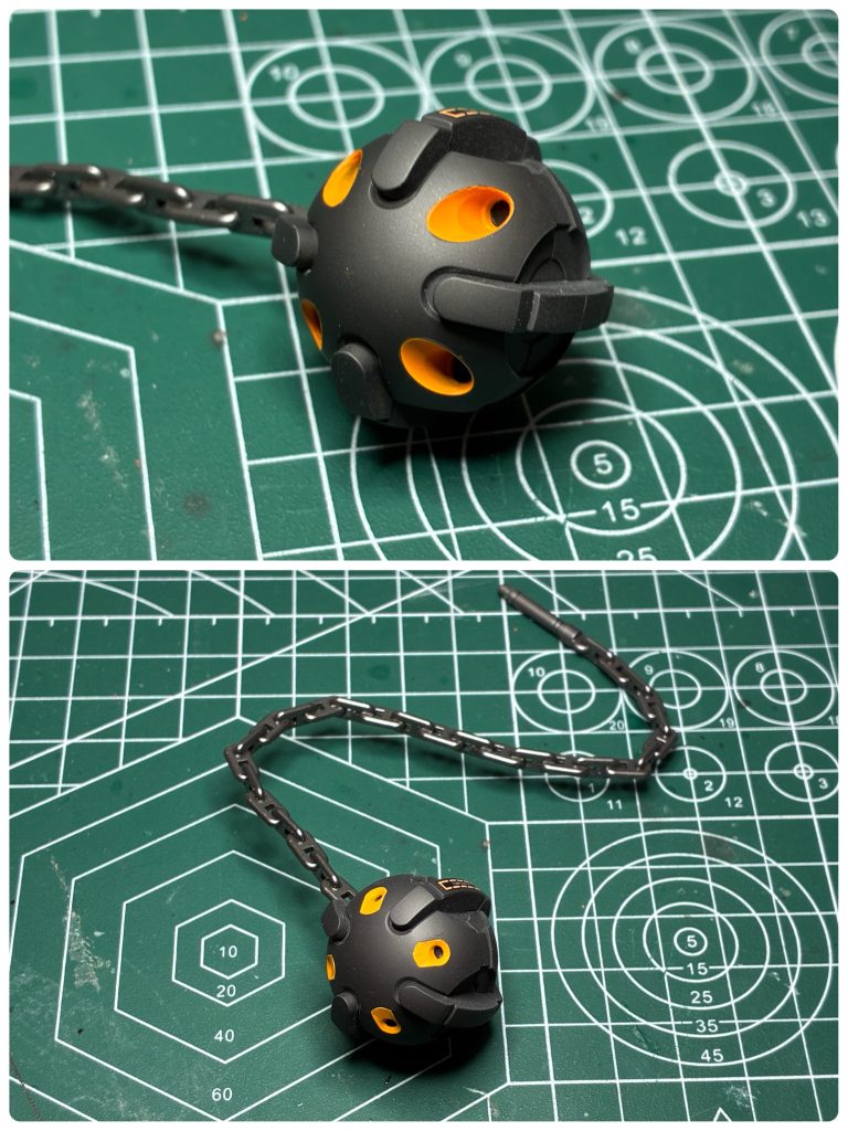 地味に、ハンマーの塗り分けも気を遣いました。黄色の部分をどう塗り分けるかいろんな方法がありますが（水性やエナメルの拭き取りとか、先に黄色塗るべきとか）、浅い方のくぼみはマスキングによる塗り分けで乗り切りましたが、深い方の黄色は頭を悩まさました。結果、グレーの上からラッカーの黄色を塗り（ギリギリまでマスキングはしました）、はみだしが汚かった部分は、下地のグレーを侵食しないよう、4000番のスポンジヤスリで黄色部分のはみ出しのみ削り取りました。本来はグレーの上に一旦クリアを塗るべきですが、ここの塗り分け漏れに気づいたのがだいぶ後半で、面倒くさくなって、クリアを省略してしまいました。次回同様のパーツにぶち当たった時は、キチンとクリアを挟もうと思います。