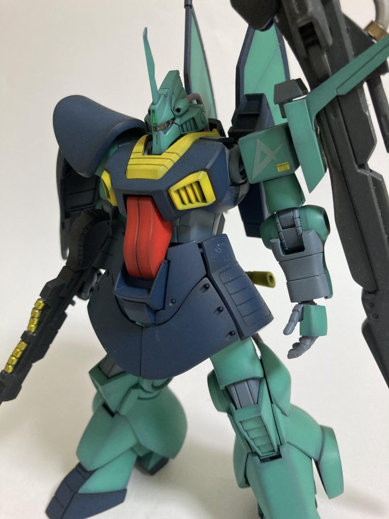 当時はアムロがこの機体に乗ったのが衝撃的でしたコダワリで透明なモノアイカバーを作成