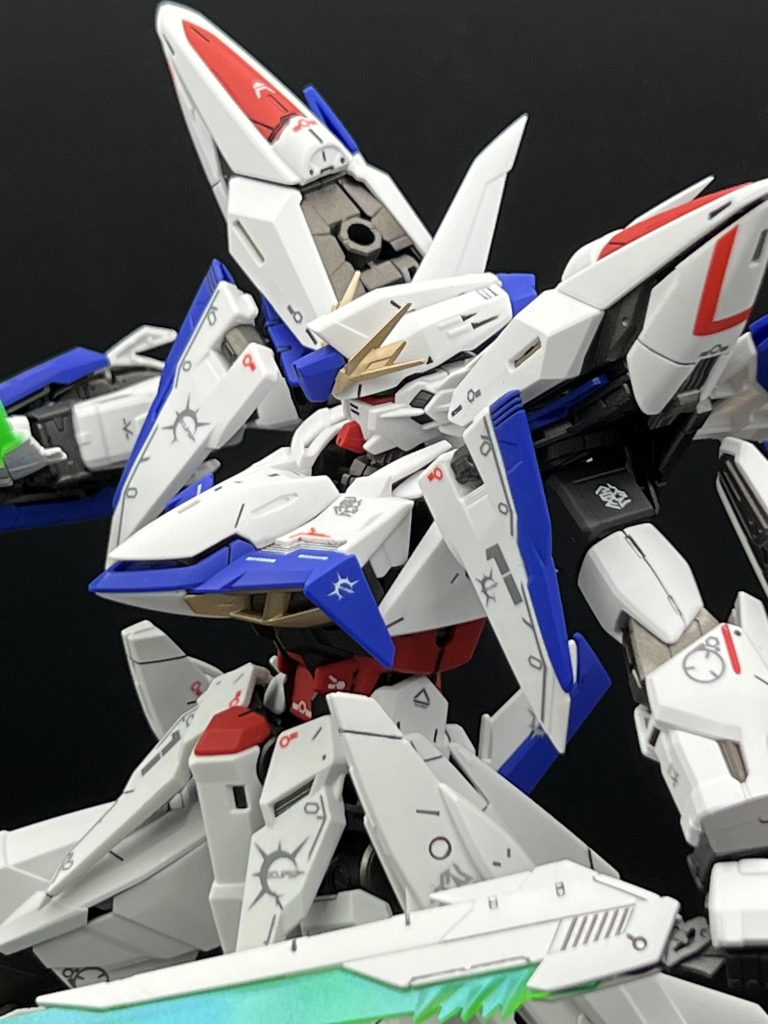 黄色と青のパーツのみ塗装してます