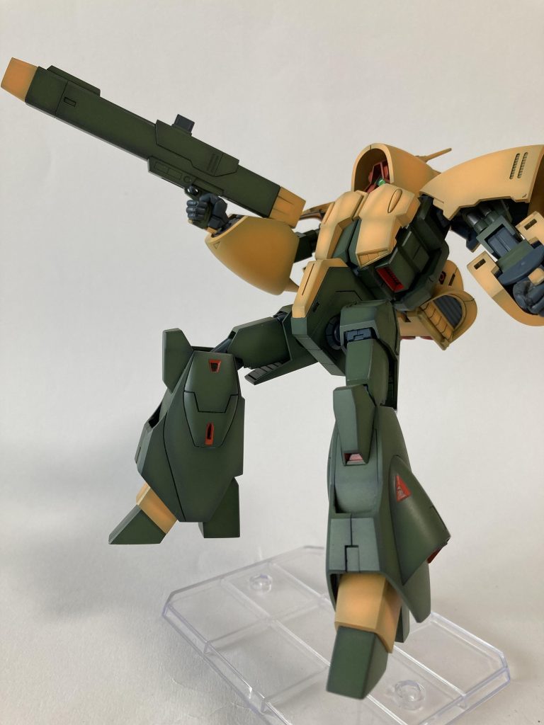 高い機動性ですが、あの卒塔婆(お墓の後ろの板)みたいなビーム形状は、どうやったらアレになるのか、どうしても理解できない…