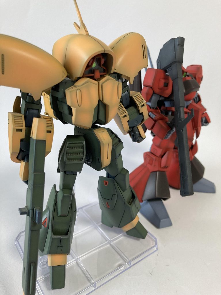 恒例の関連機体とのツーショット意味深…