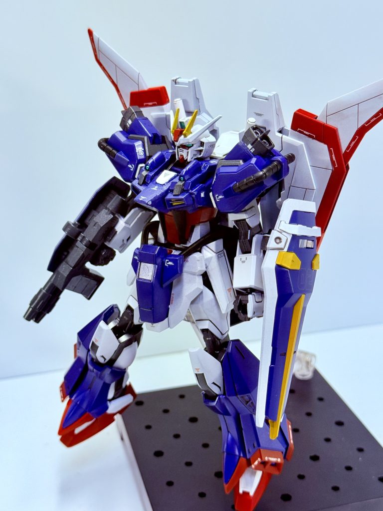 ストライクガンダムⅡndに増加装甲とコスモストライカーⅡを装着した姿。