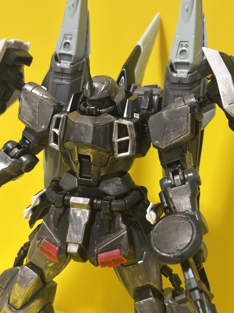 マーカーで、金属表現と汚しを試してみたが中々難しいです😓