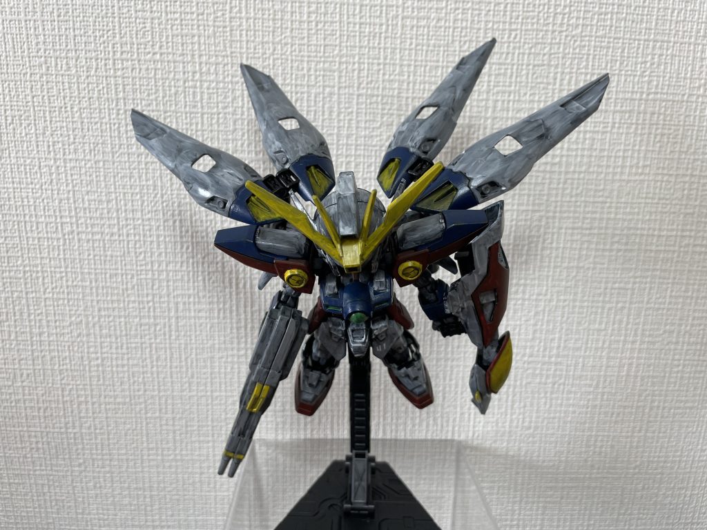 そこからの5色暗めの色から塗装。例として、ブラウン→レッドのような塗り重ね塗装。