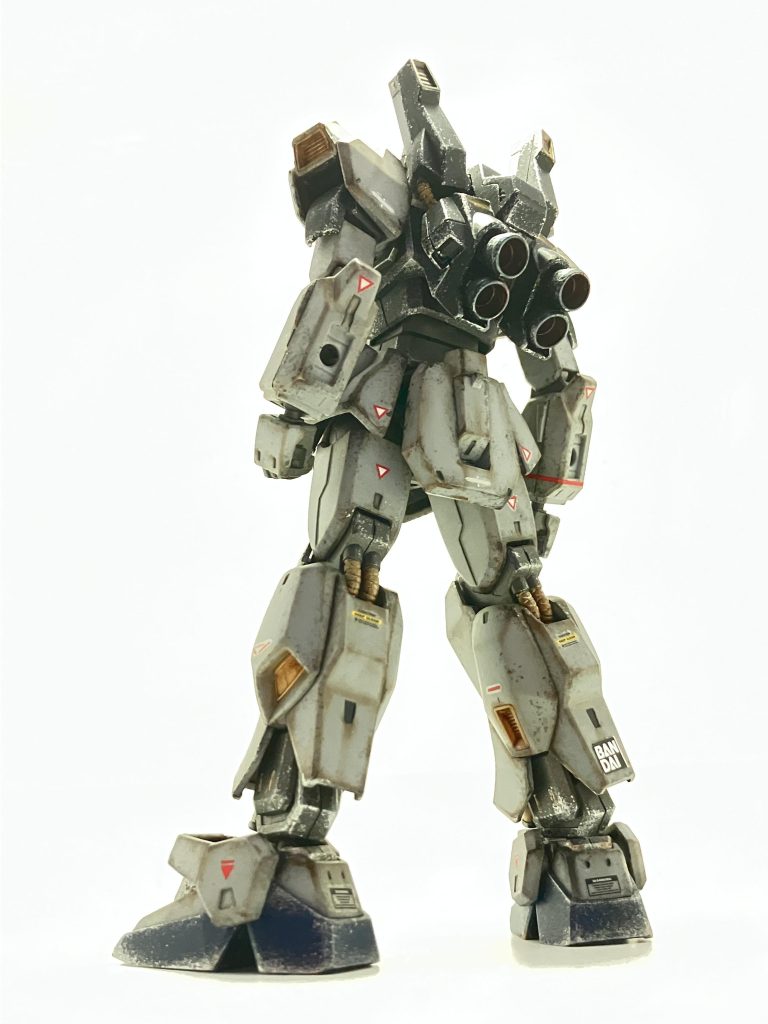 最近ではTSUTAYAでもガンプラやデカール置いてますね。嬉しい(gundam-kao2)
