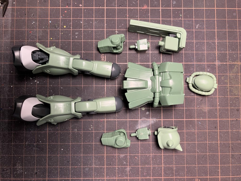 選定途中。ジャンクでここまで遊べるガンプラは良い趣味ですわよ