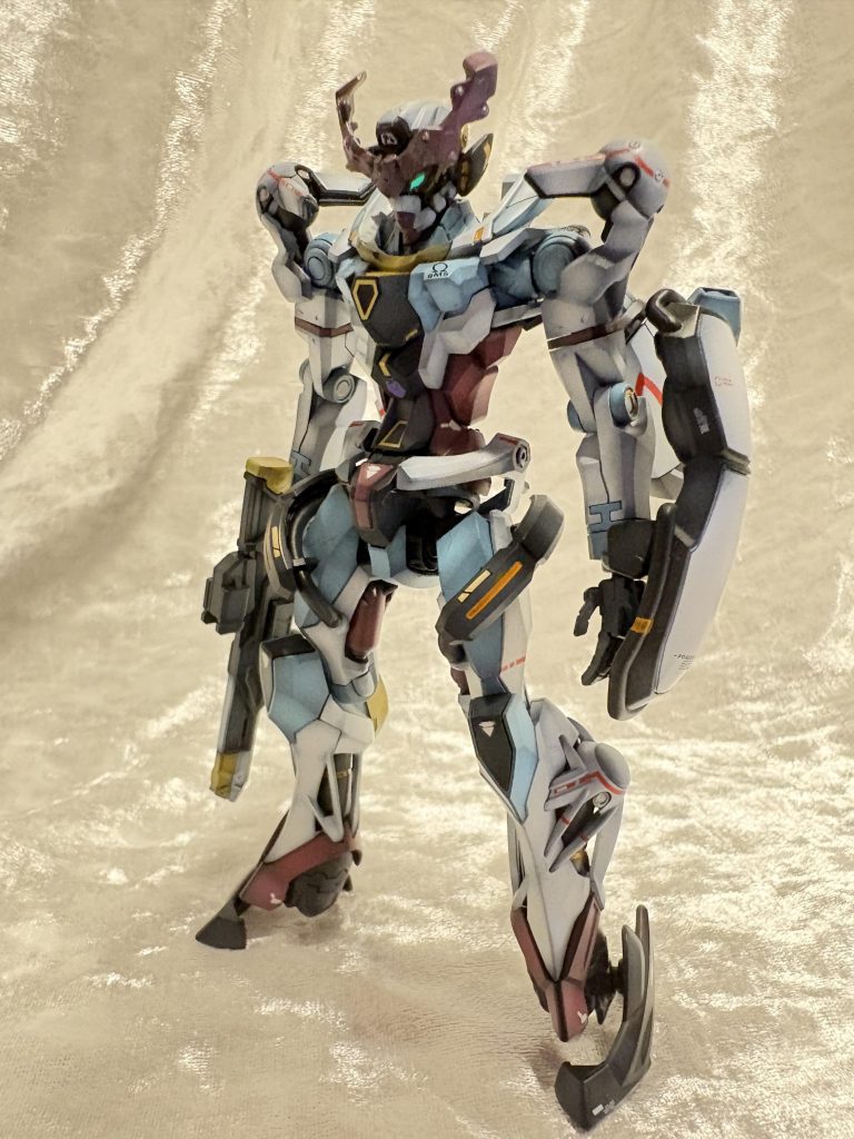 ジークアクス…ちょっと大変でしたねー💦とにかくパーツが小さい！ルーペフル活用で作りました（笑）