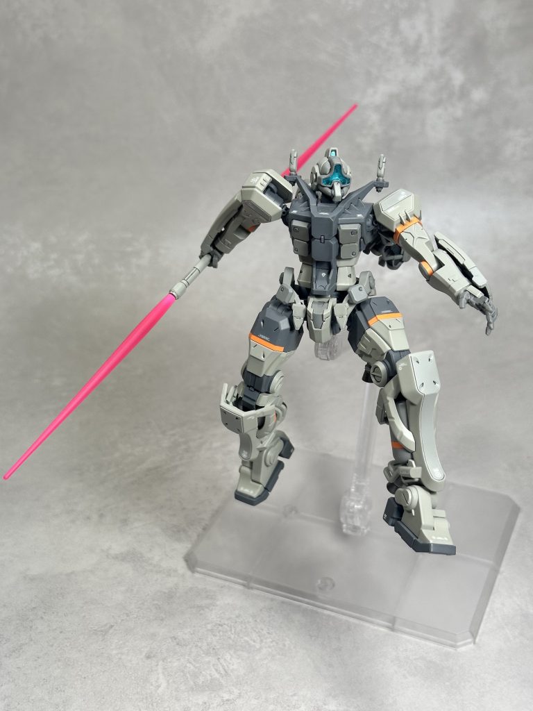 HGキット設定のビーム薙刀ですシード系キットのように２本の柄をジョイントしてます。