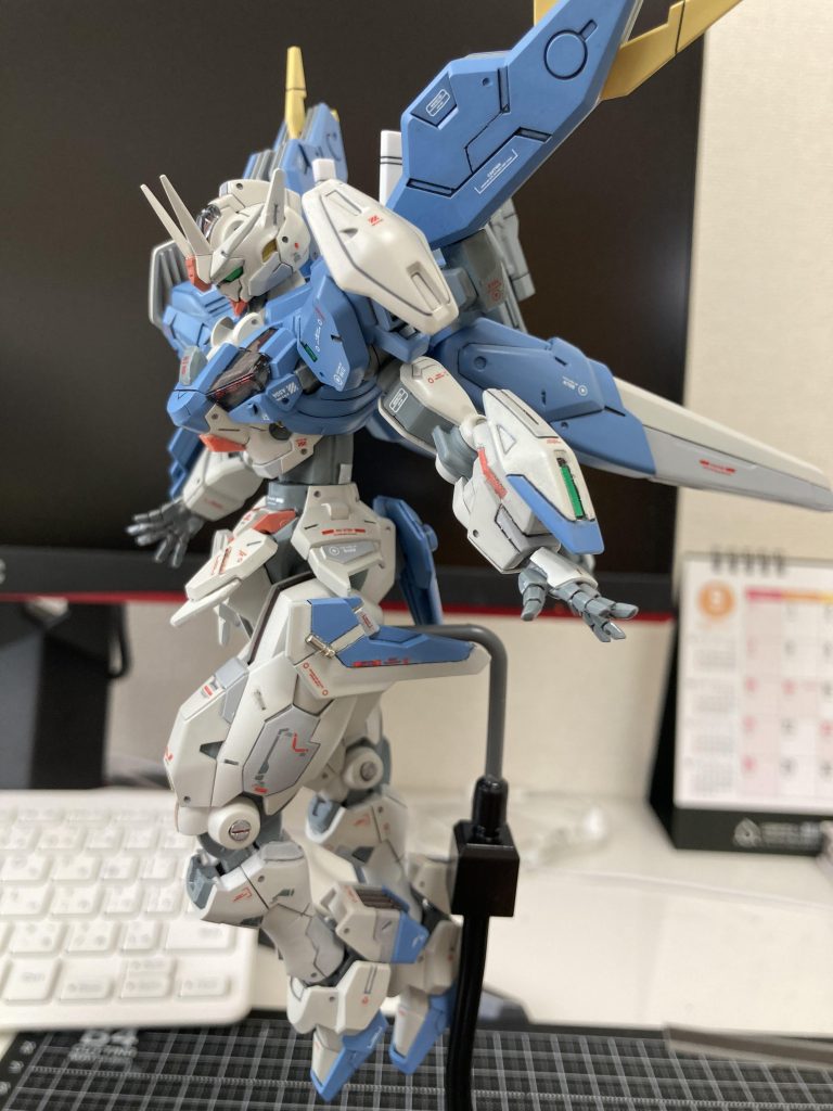 youtubeモデラー？のクラフタさんの作例を参考に、女性らしいライン、RGっぽさを意識して作成してみました。