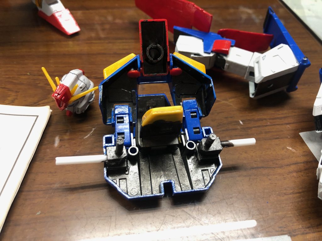 イカリ肩のためのプラバン+プラ棒でのジョイントづくり