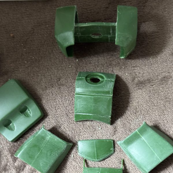 各パーツ　筋彫り切って　関節 入る  様に  加工 胴　から　腕　に　 牛歩(zaku-kao8) （1枚目）