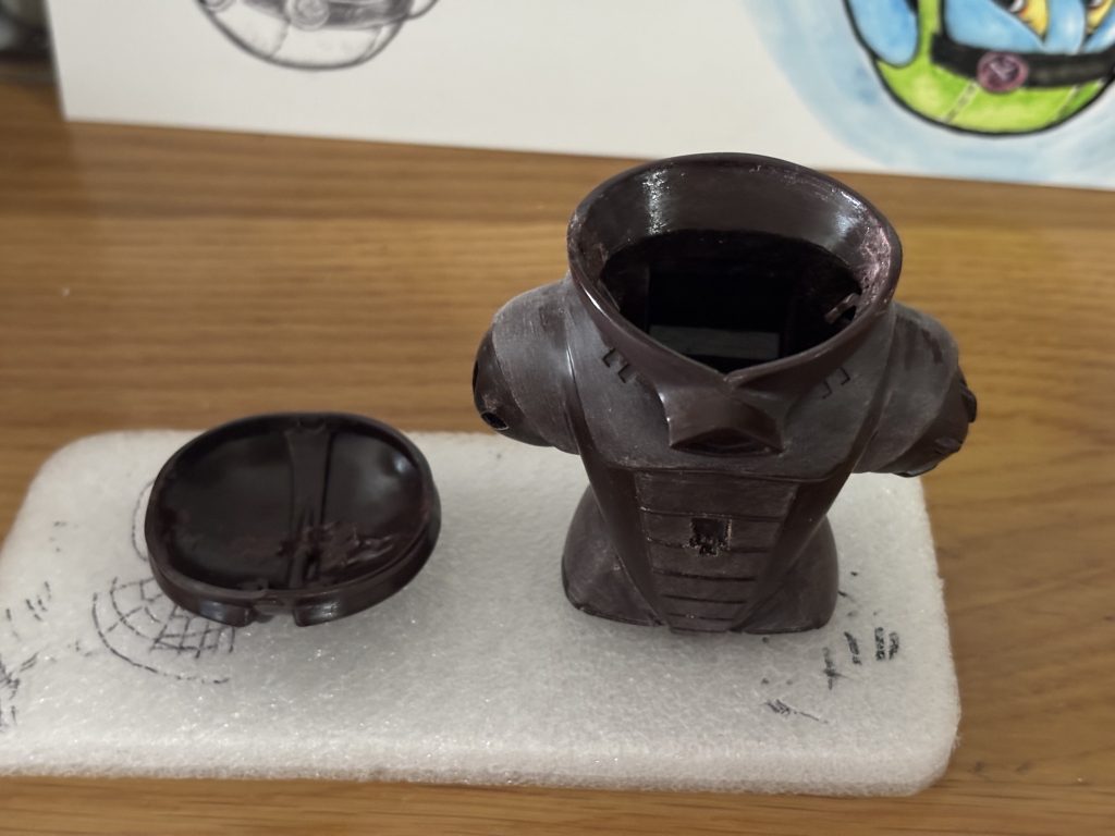 透明 プラコップ  を 突っ込んで 晩酌しましょう！(zaku-kao2)