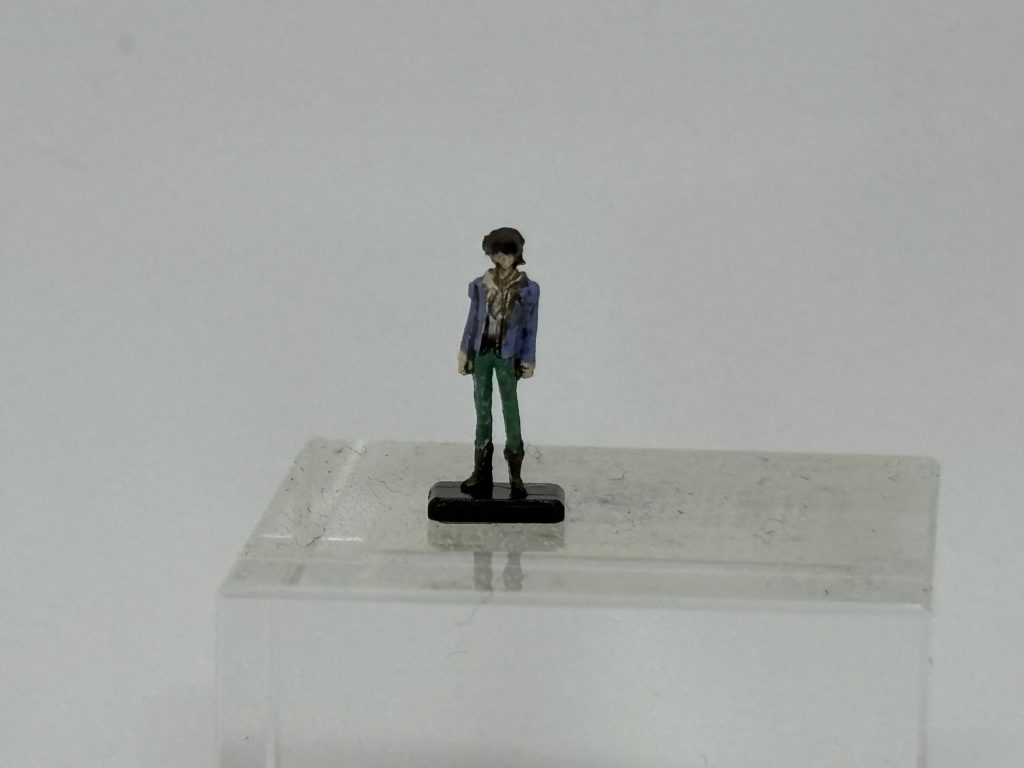 オマケ・今回は1/144のバナージ君も塗装しました。