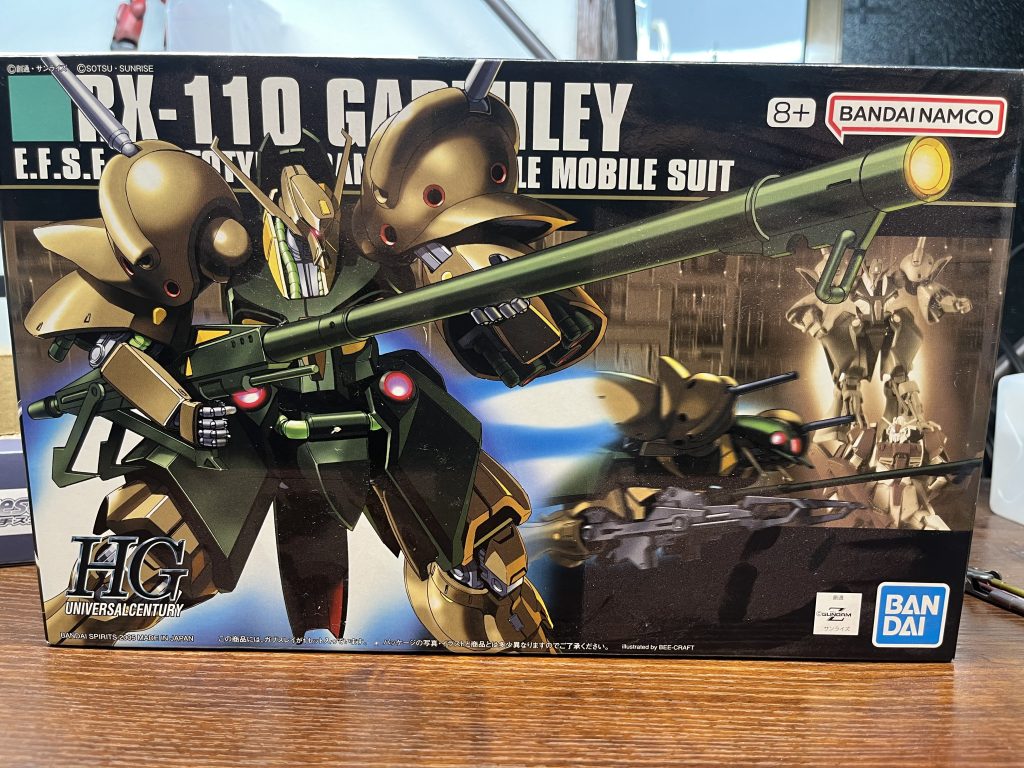 大変お世話になっております、中野と申します。今回はガブスレイ。シロッコ協力の元ティターンズで製作されジェリドとマウアーに与えられた可変MSですね。以前アッシマーを作った時ぶりの小型のキットになります。ランナー総数も4枚と少なく、素組みからウェザリングまでそこそこ作業したのですが1日で完成しちゃいました。それでは見ていきましょう!