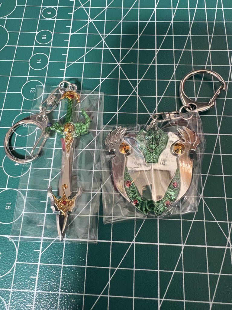 天空の剣と盾はキーホルダーですwww
