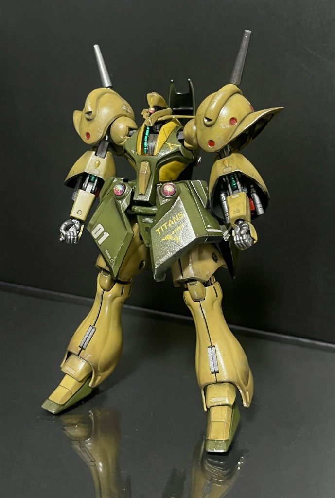 てなこってガブスレイ完成です前述の通り成型色より全体的に明るく塗装し直してます。黄土色のところはダークイエロー、緑はダークグリーンですね。グリーン部分は成型色のままでも良かったかもですね…