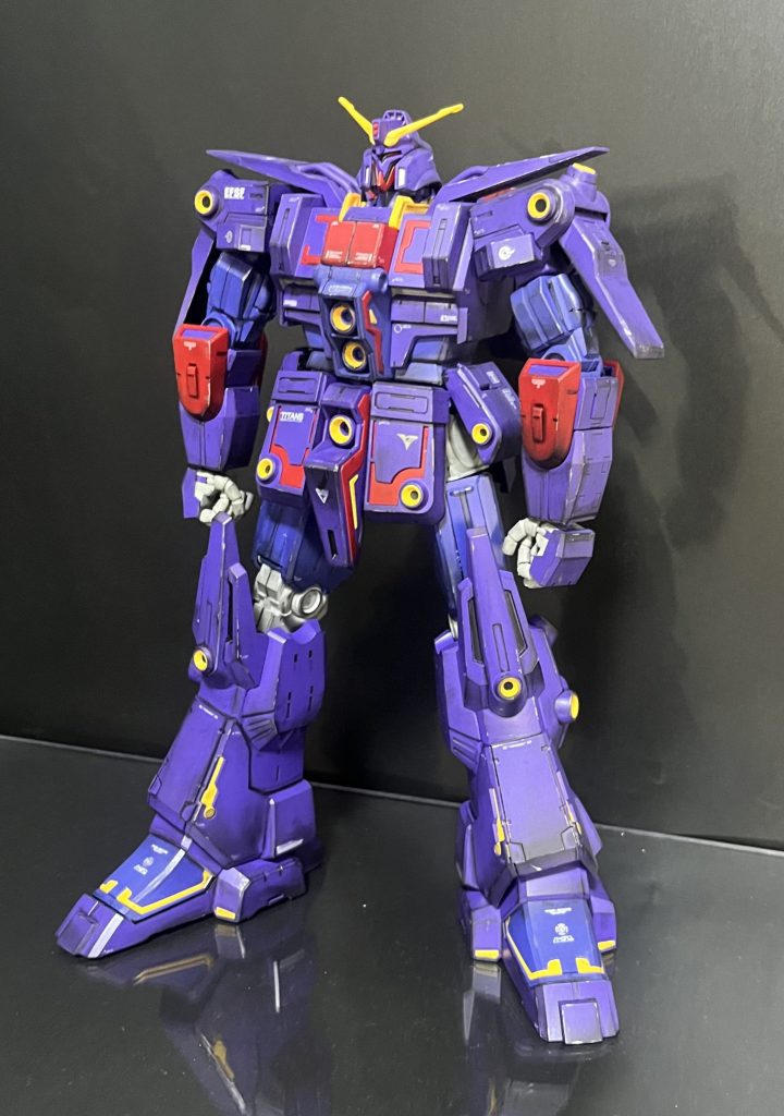 てなことでサクサク行きますが濃いめの紫に塗装してデカール貼ってウェザリングして完成です！！やっぱり色味が濃い方が個人的には落ち着きます。 