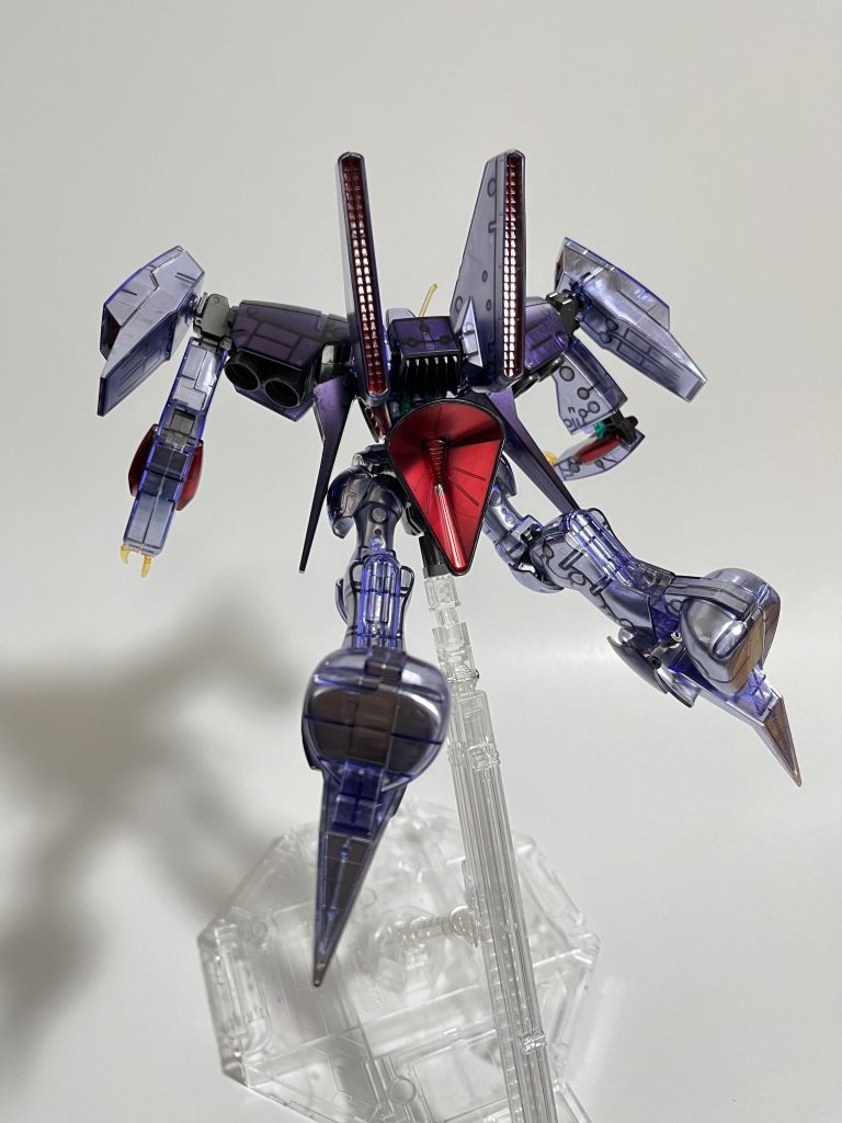 透明度の高いクリアは裏のシルバーが目立ちますね