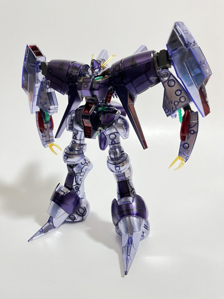 クリアカラーの裏をシルバーにすると良いみたいなので、プレミアムミラークロムを吹いてあります