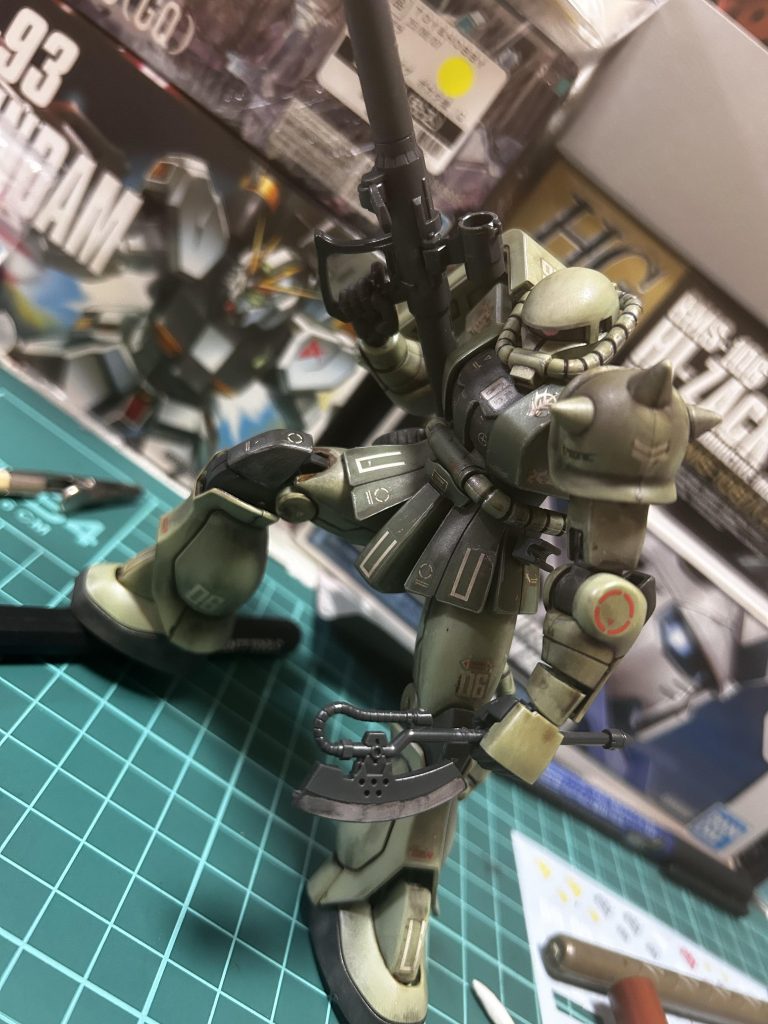 武器を構えてもめちゃくちゃ強そうですねこのザクはア・バオア・クーの戦いも撃墜されてなさそうです