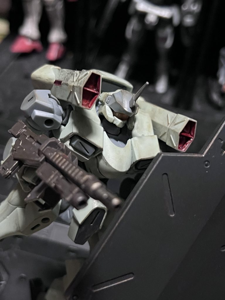 土や砂埃に汚れている感じのウェザリング