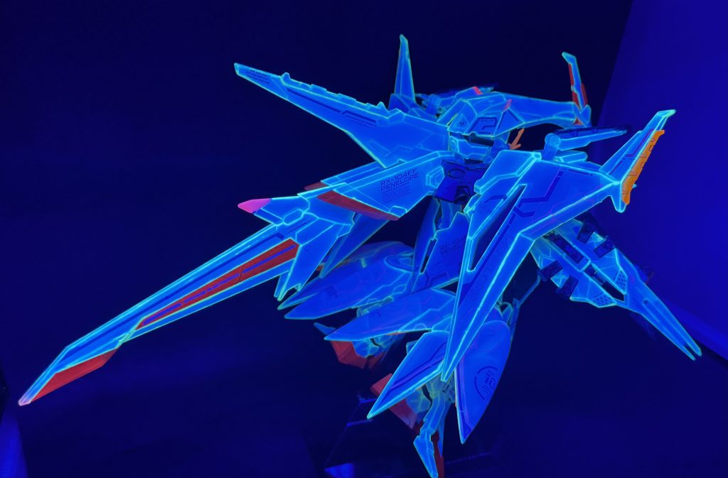 後ろ姿。デカくて撮影ブースに入らず苦労しました。