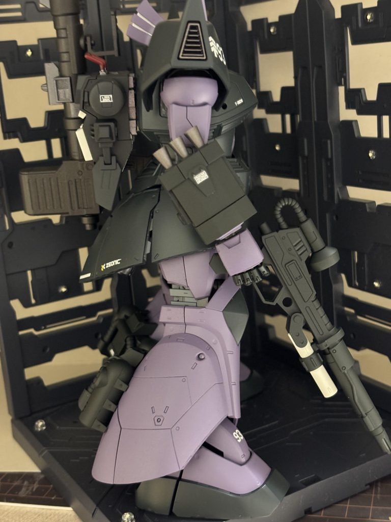 サイドビュー2ラッツリバー3連装ミサイルポッドを装備