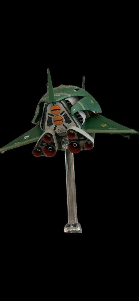 リアビュー。バーニアを大型化し、ビットコンテナハッチをプラ板から自作しました。塗り分けも上手く行ってリアル感と迫力が出たと思います。