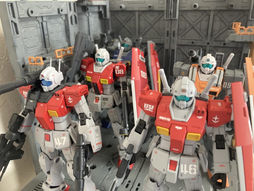 我が家のMSD版ジムたち今回のジムキャノン47番機、46番機、スレッガー機、セミアーマー仕様（オレンジ）は何かと改造。08番機のみほぼノーマルに近いジムです。さらにミサイルポット仕様も製作予定です。