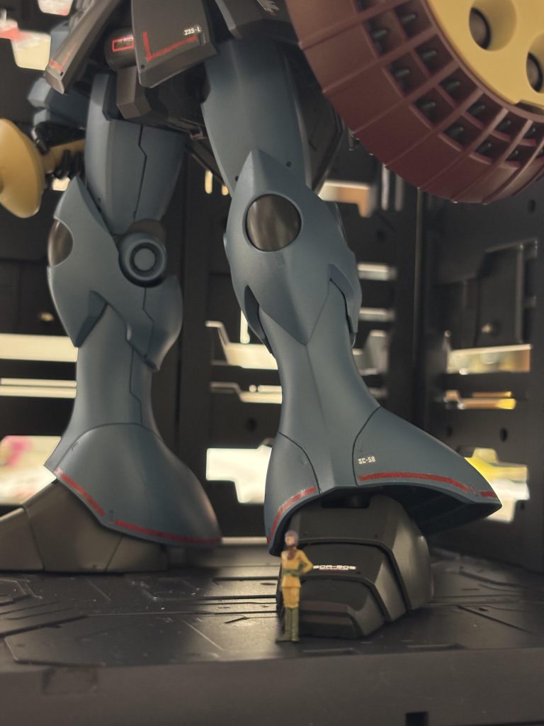 マ・クベ大佐もスプレー塗装してみました!筆塗りの方が良さそうです。。