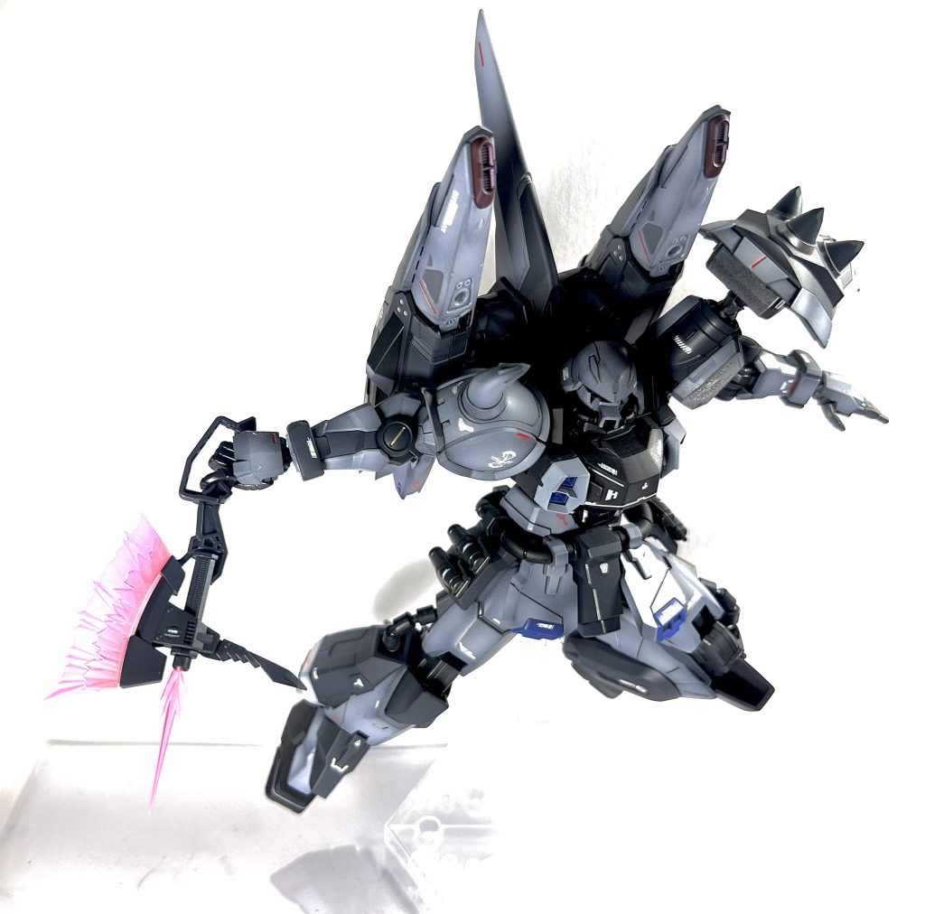 トマホークを持って突撃❗️シールドの向きが変更できるので、少し後ろ向きにすると躍動感がでますね✨