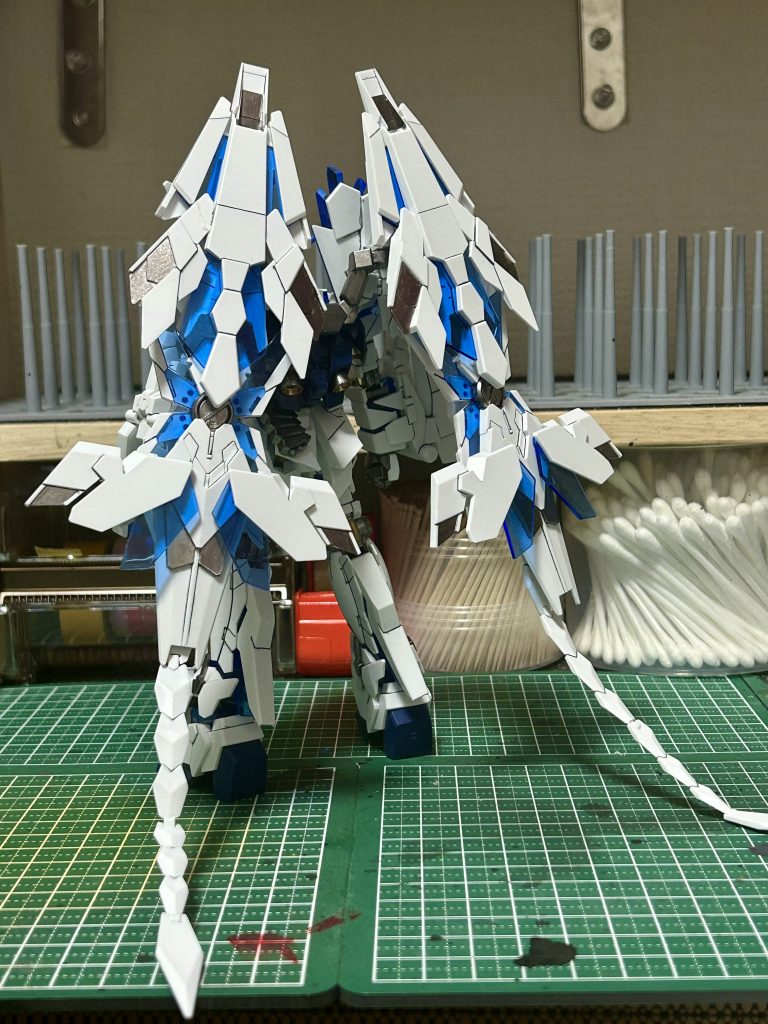 今回もいつも通り墨入れ部分塗装仕上げなのですが、なんと、初めてのフレームも塗装しました!(*´꒳`*ノノ゙パチパチフレームも塗装すると一気にかっこよさが倍増!!アームドアーマーDEもそんなに細くは無いけど部分塗装して全体の仕上がりをかっこよく仕上げてみました( *´꒳`* )