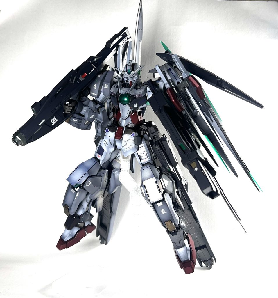 全体像ごっついです。あまり動かせません、でもカッチョいいので問題なしです‼️ヴァーチェとはコンセプトを変えて、隠すのではなく、あえてナドレに強化を施しました