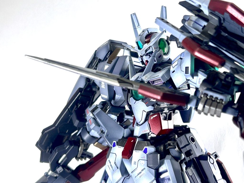 GNブレイドを構えてフィニッシュ!久しぶりのゴテゴテミキシング、めっちゃ楽しかったです。余った武装を利用でき好みのナドレに仕上げられました✨今回は以上です、ありがとうございました!