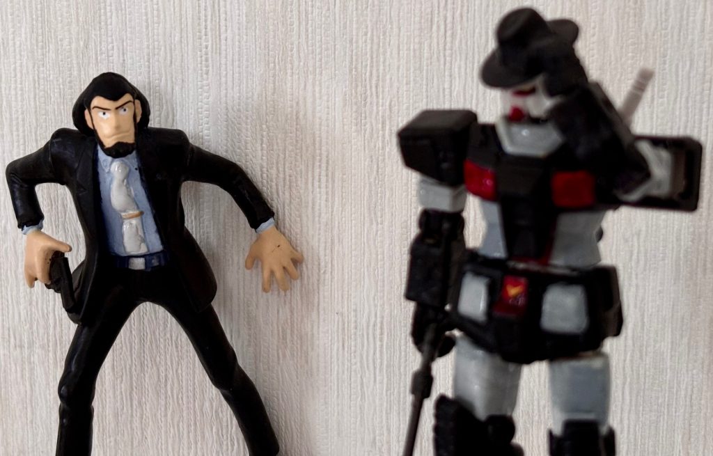 帽子はガチャガチャの次元大介から拝借したものだが、意外と似合っている。