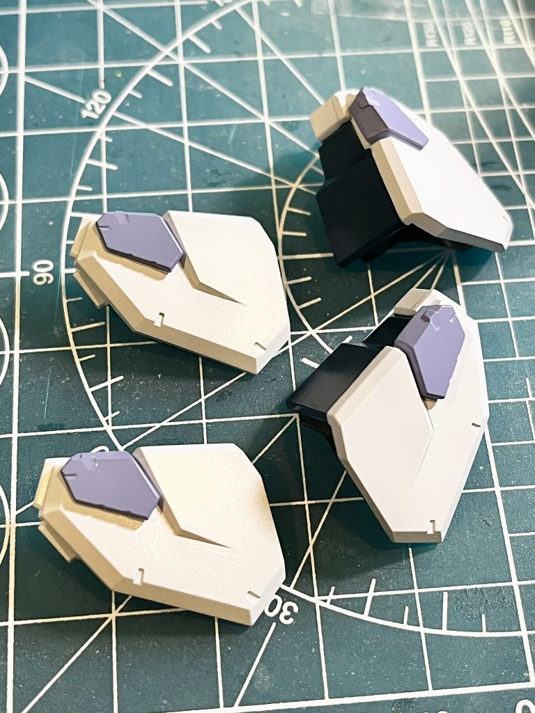 今作で初チャレンジとなった、プラ板やちょっとしたパーツの付け足し改造(+スジ彫りも初)