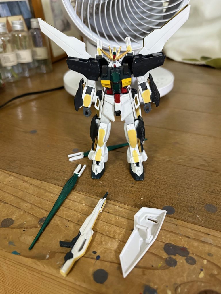 作品名：旧キットガンダムDX　鋭意製作中。<p>最近仕事が忙しくなかなかガンプラを組み立てられないでいるが、少しずつガンダムXの制作に取り組んでいる状況である。 もう少し待ってね・・・(gundam-kao5)</p>
