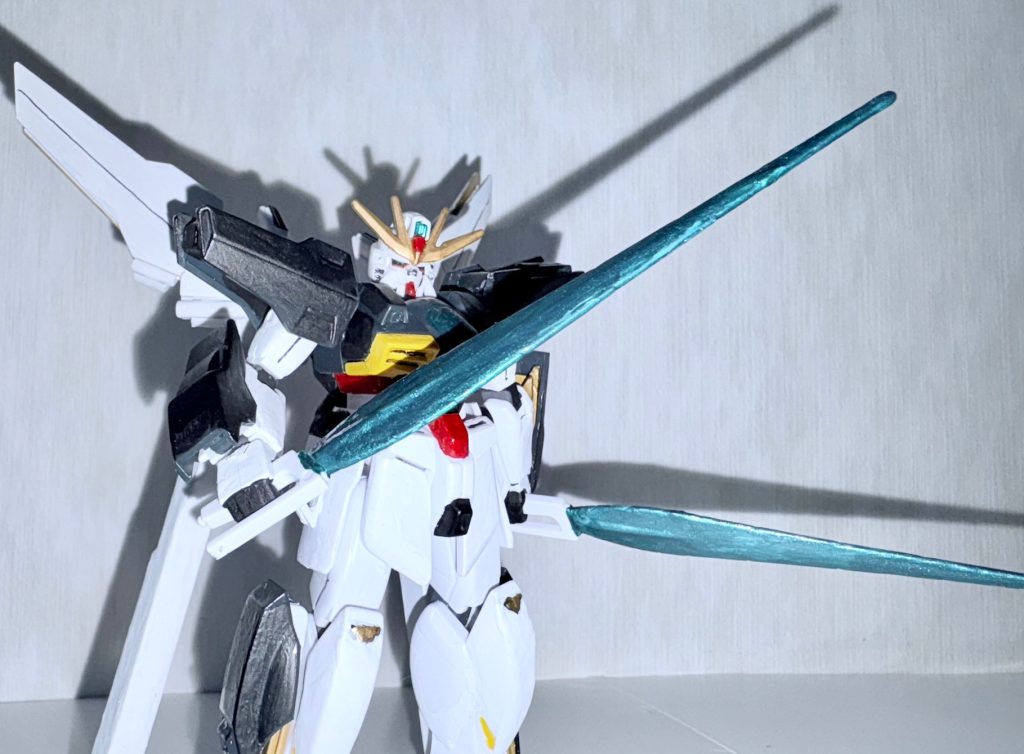 ハイパービームソードを装備。ビームサーベルより明らかに強そうな感じが良い(gundam-kao2)