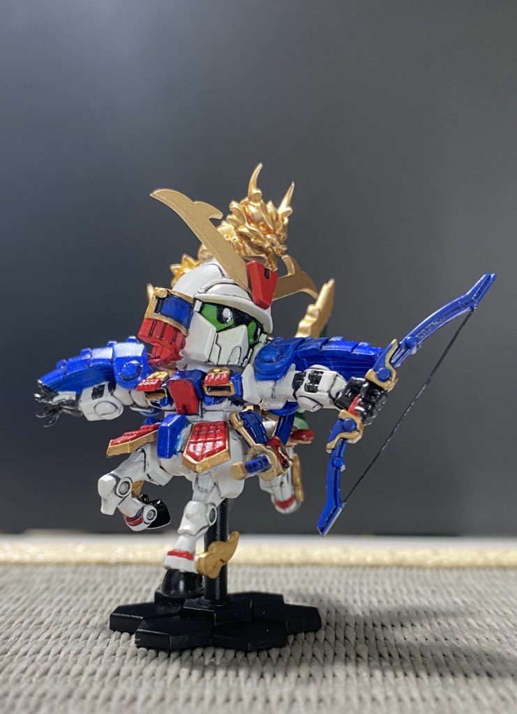 完成させるのが目的だったので真鍮線で弦を張った以外は合わせ目やパーティングラインはほぼそのままです