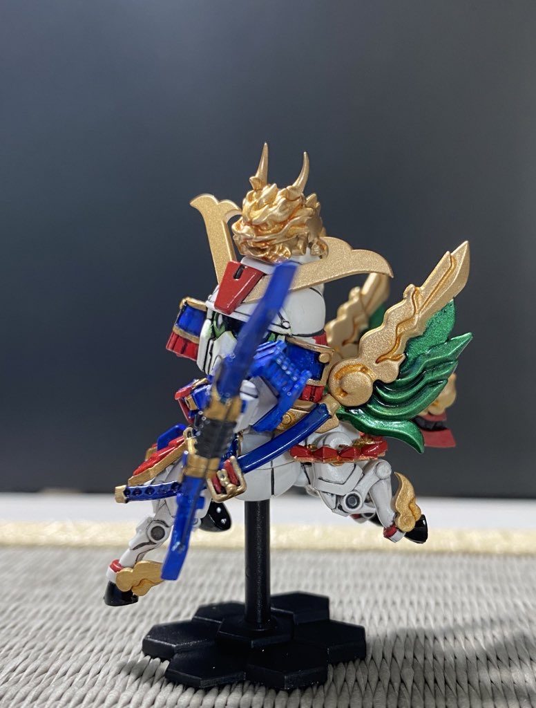 弓越しに見える目が好みなんです