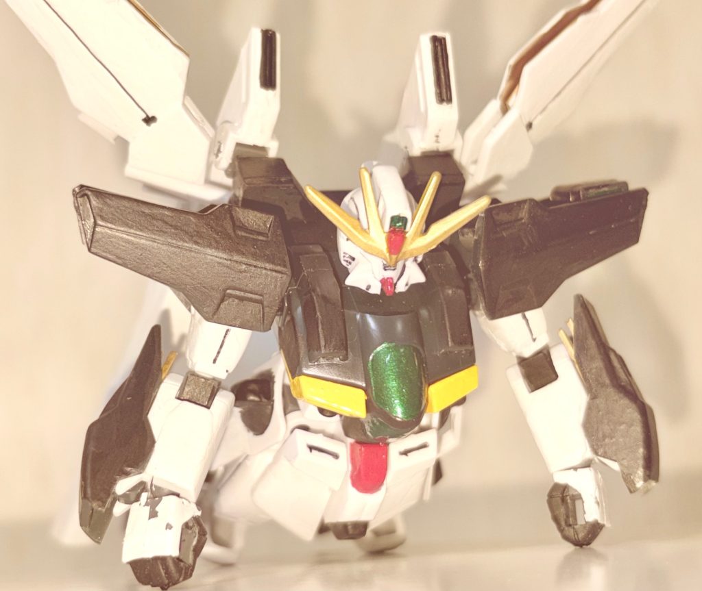 俺設定のインディガンダムでは、太平洋にあるゾンダーエプタ遺跡の地下深くに封印されており、白い巨人（ノーマルガンダム）となんらかの関係が示唆されている。※ポーズはGQの赤いガンダムを参考にしている。