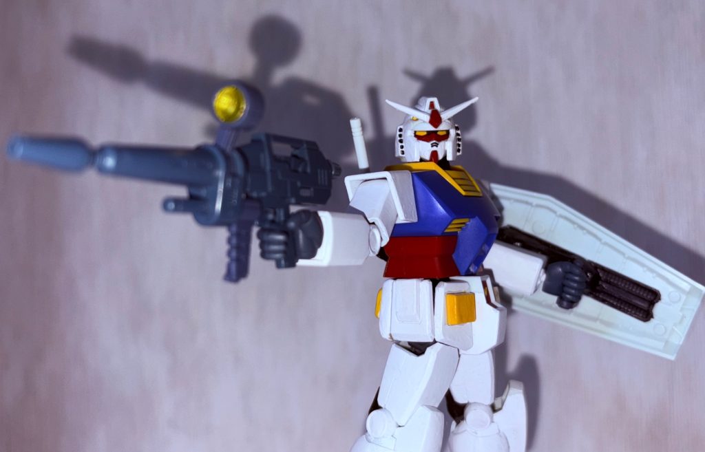 OPのビームライフルのポーズもバッチリ(gundam-kao2)