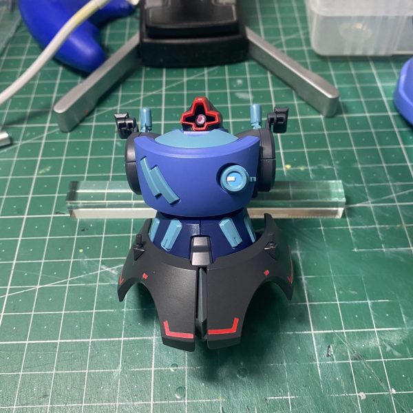 塗装したけど…ドラクエに出てきそうな細かいところの修正や墨入れやデカールは明日やろ武器も明日色味ちょっと明るすぎたかな…うーん、まぁいいか（1枚目）