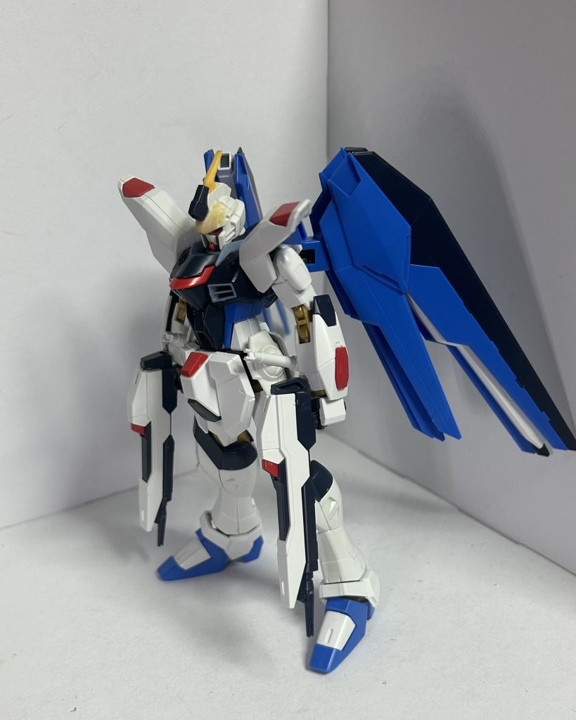 制作工程です。基本的なところとして、ガンダムほぼ知らないと言う使用キャラに合わせて、ミキシング初心者がやりがちなポン付けを心掛けています。