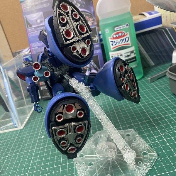 塗装したけど…ドラクエに出てきそうな細かいところの修正や墨入れやデカールは明日やろ武器も明日色味ちょっと明るすぎたかな…うーん、まぁいいか（4枚目）