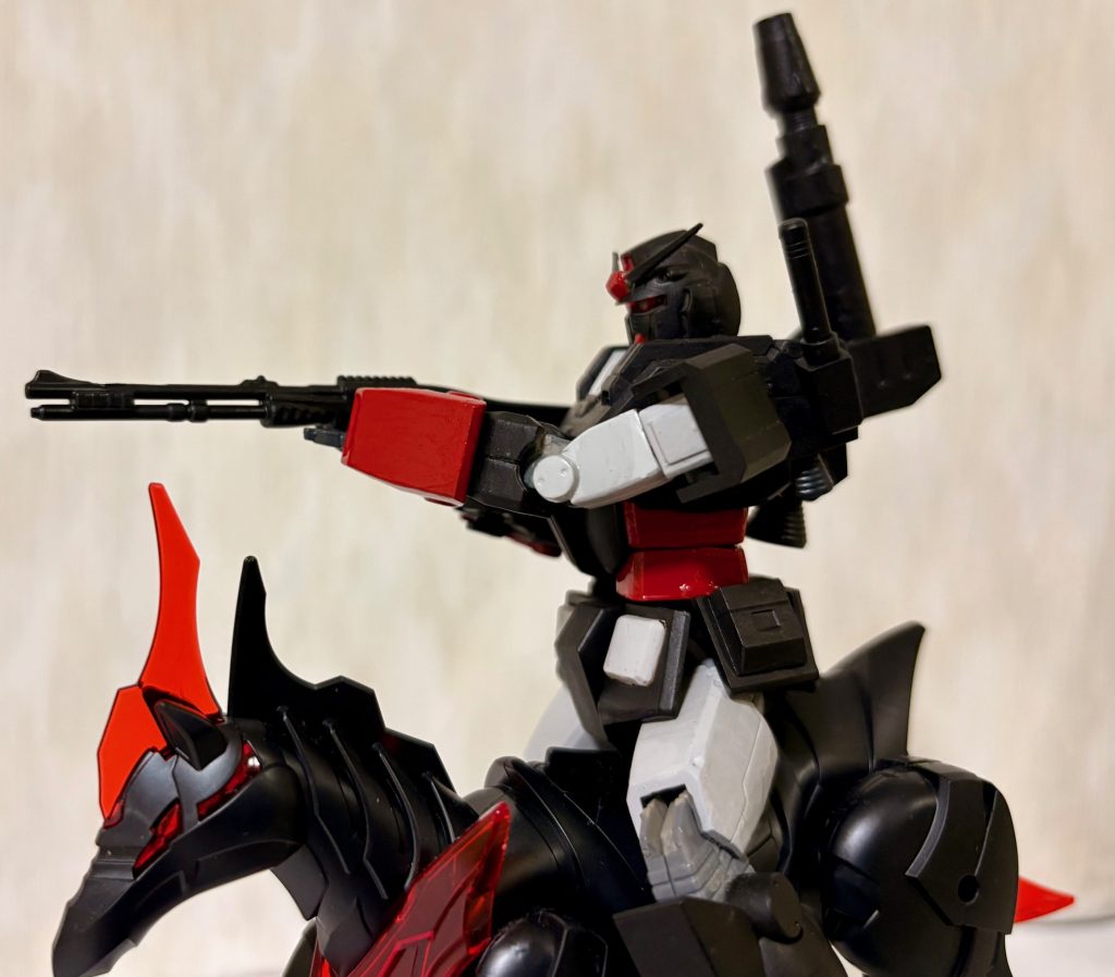 ユージ「タカのショータイムだ。」ハーレーのプラモはまだ買ってないので、軍馬で代用。