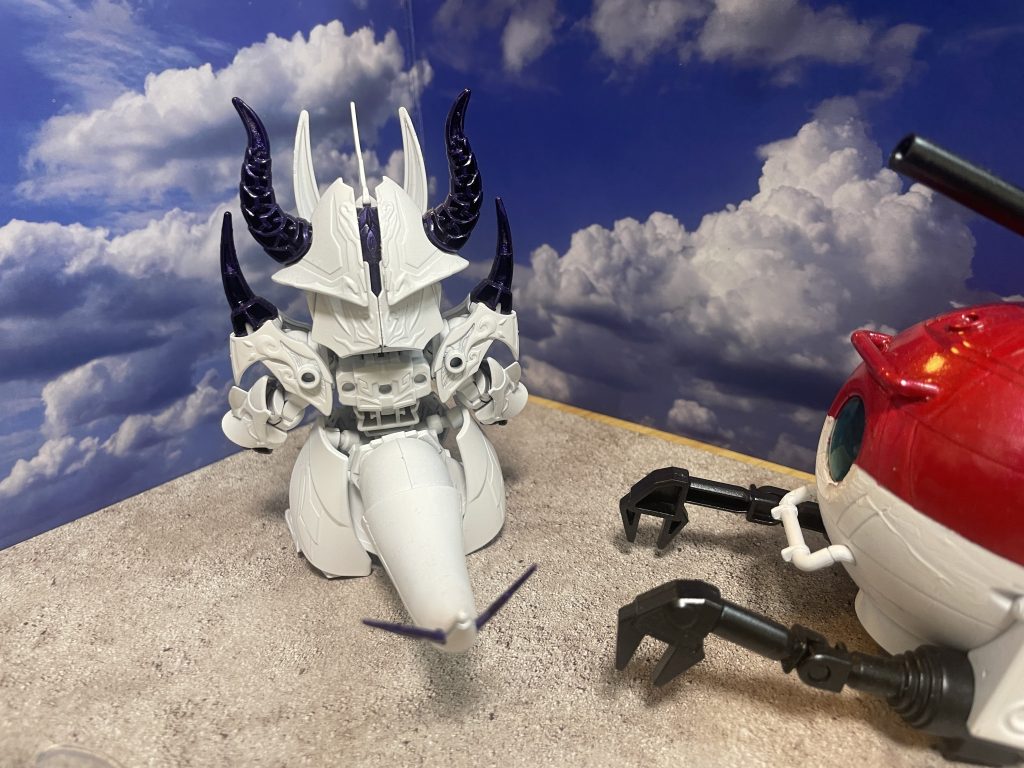 バックを外すとなんだか色合い的にフリーザ様を彷彿とさせますf^_^;